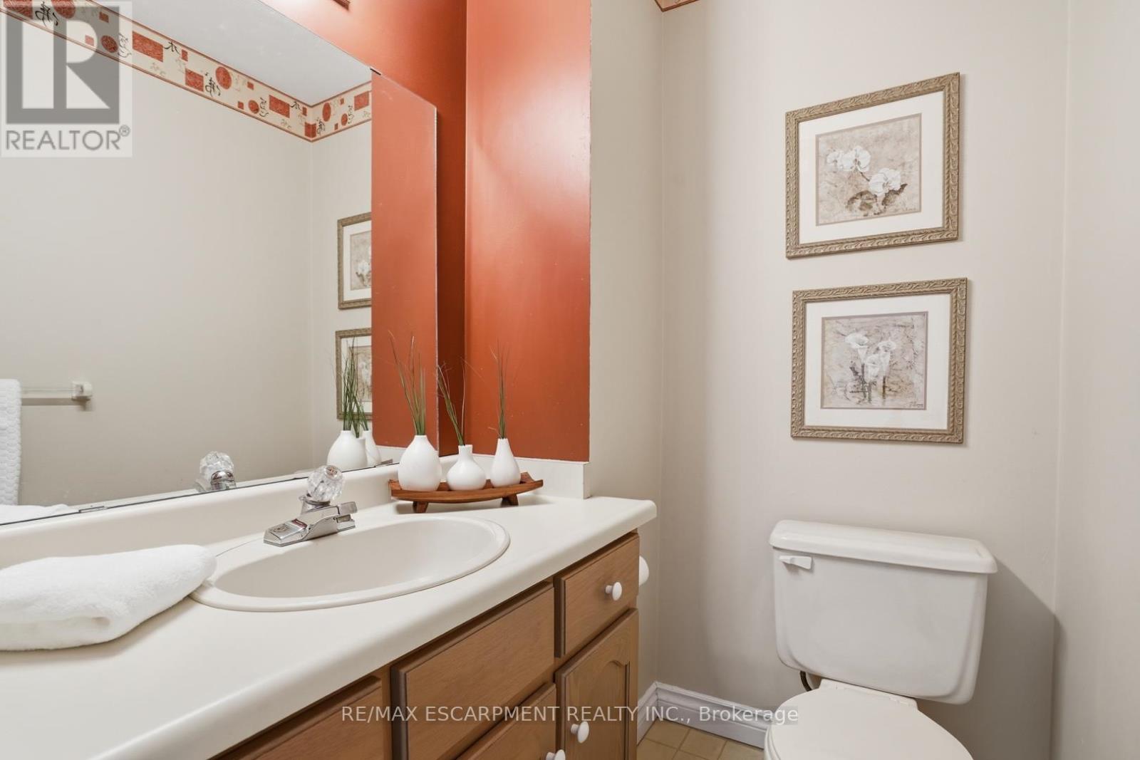 24 - 30 Osler Drive, Hamilton, Ontario  L9H 6W3 - Photo 32 - X12850764