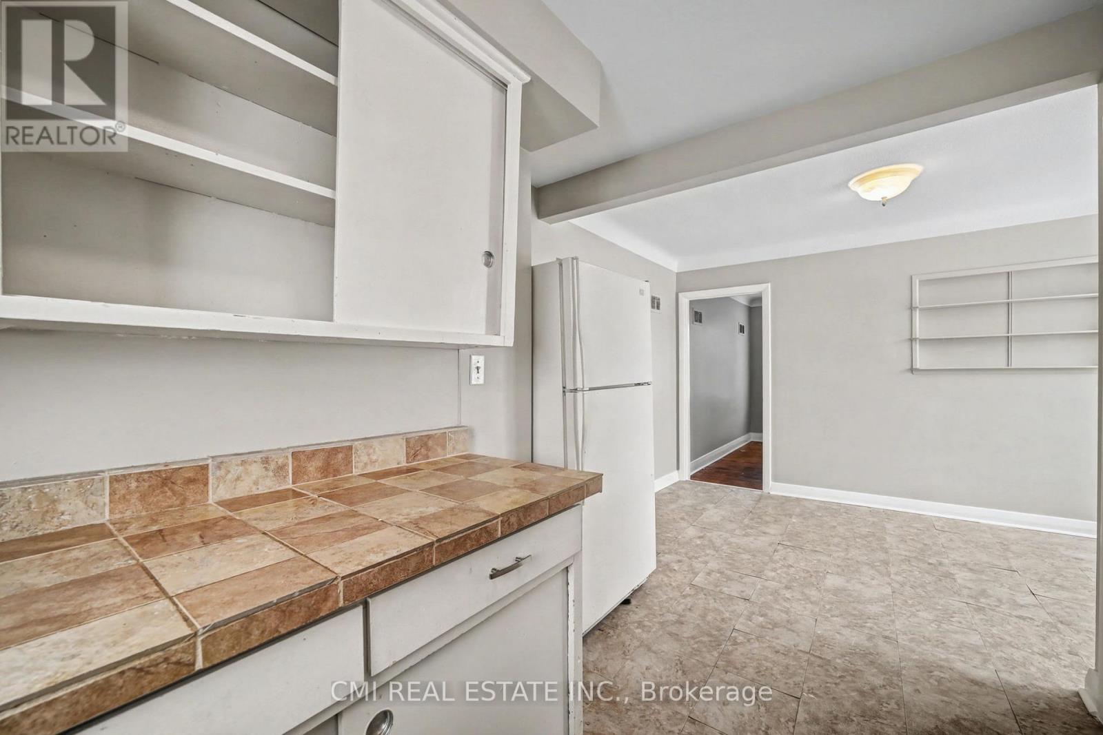 68 Queen Street S, Thorold, Ontario  L2V 3N5 - Photo 14 - X12850766