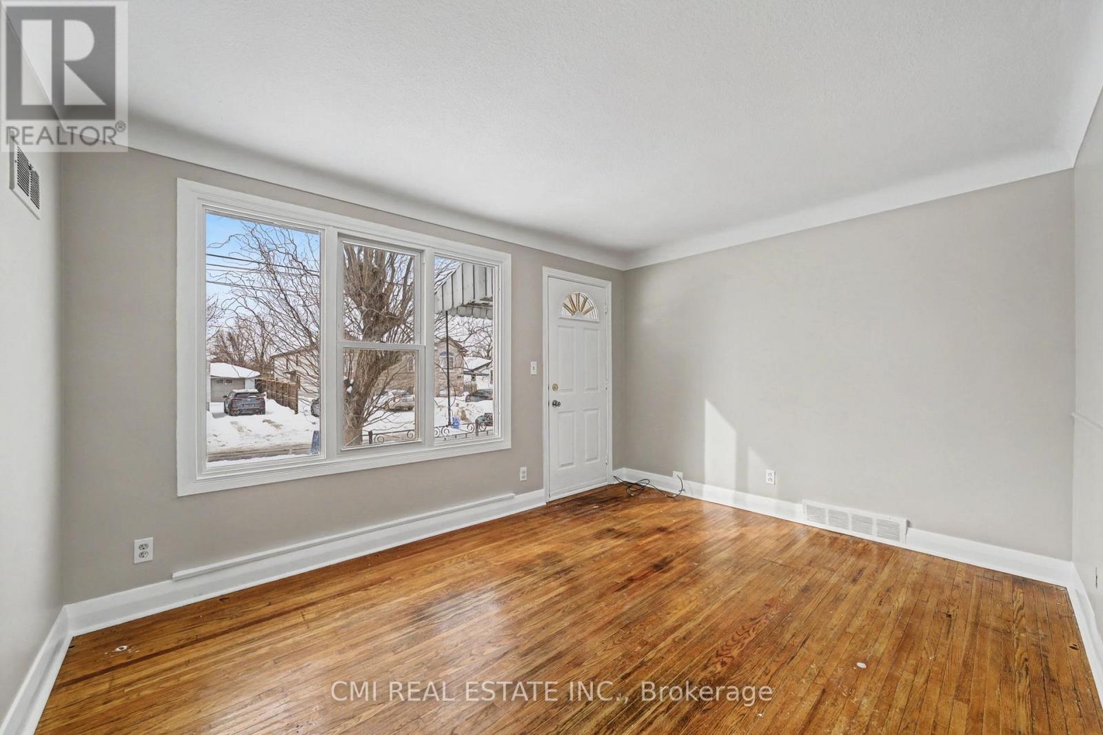 68 Queen Street S, Thorold, Ontario  L2V 3N5 - Photo 8 - X12850766