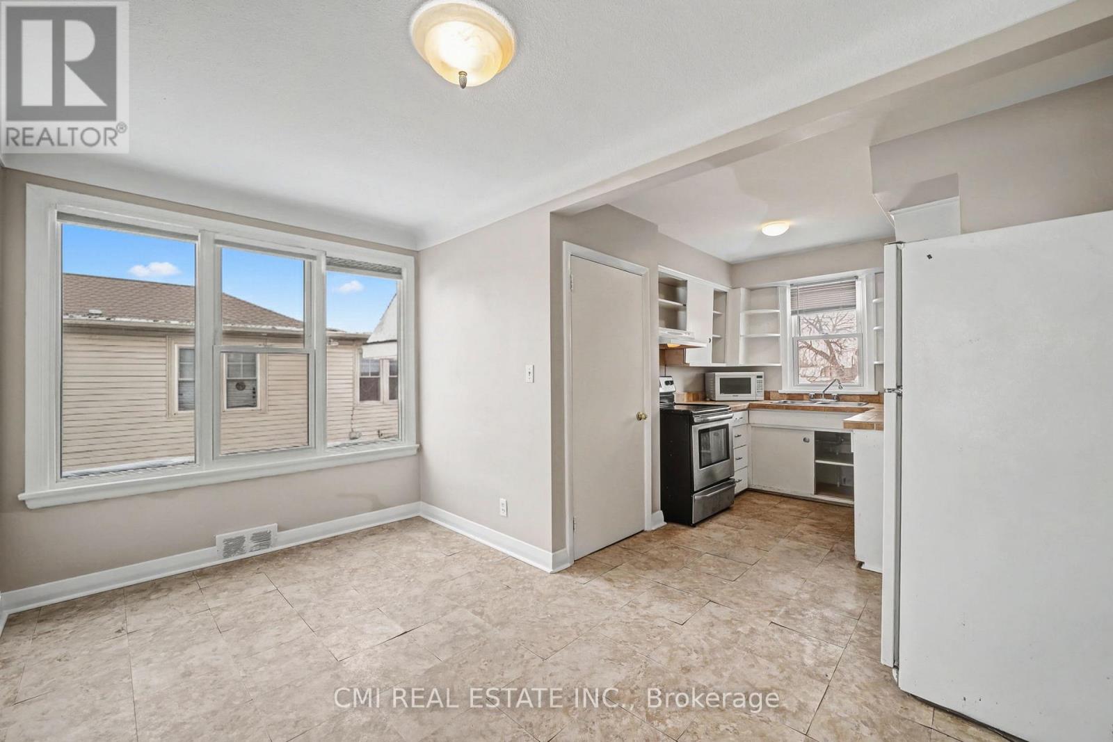 68 Queen Street S, Thorold, Ontario  L2V 3N5 - Photo 9 - X12850766