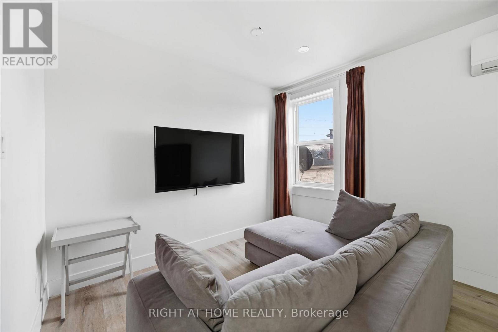 6 - 13 Westinghouse Avenue, Hamilton, Ontario  L8L 6E4 - Photo 4 - X12850804