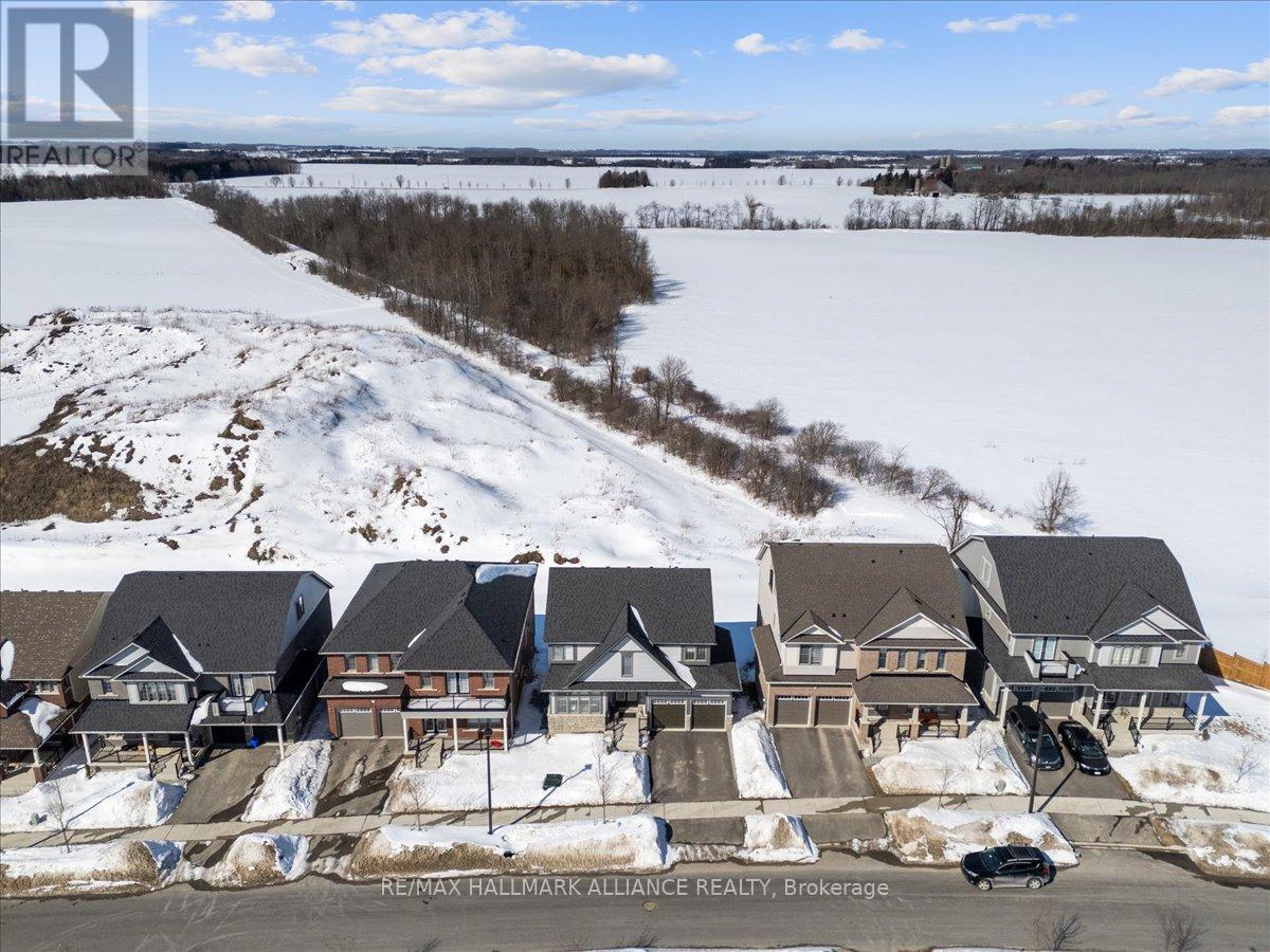 106 Rea Drive, Centre Wellington, Ontario  N1M 0J8 - Photo 2 - X12850866