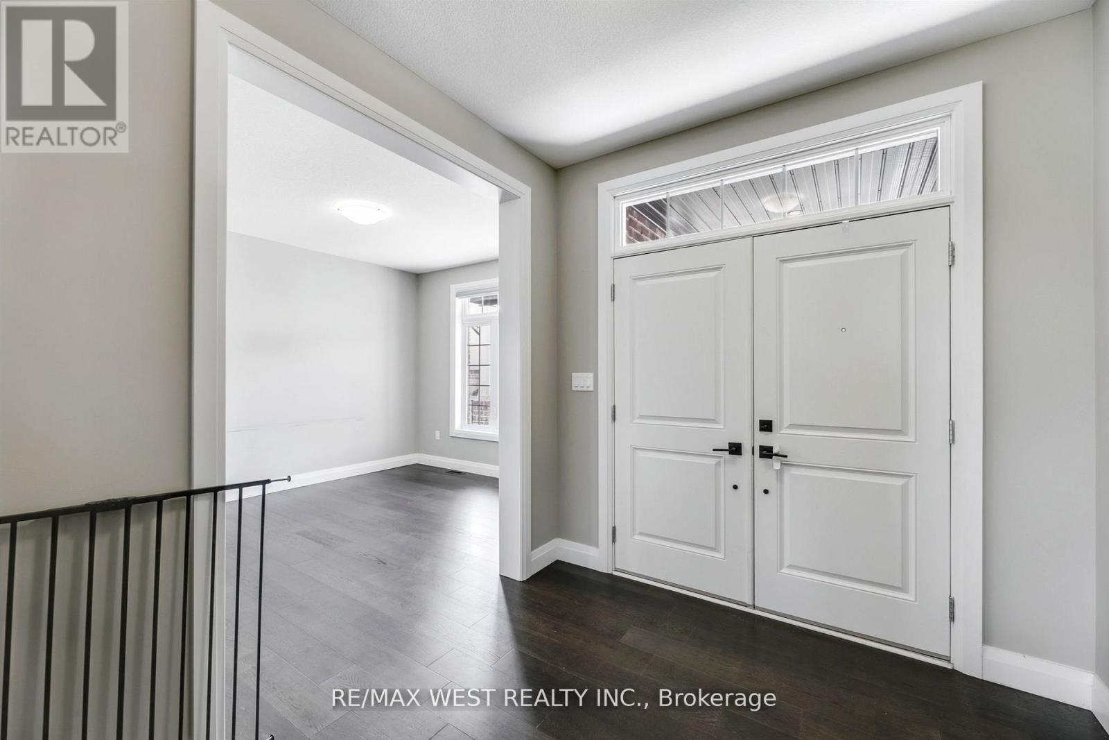 25 Greenbrier Ridge, Thames Centre, Ontario  N0L 1G2 - Photo 3 - X12850930