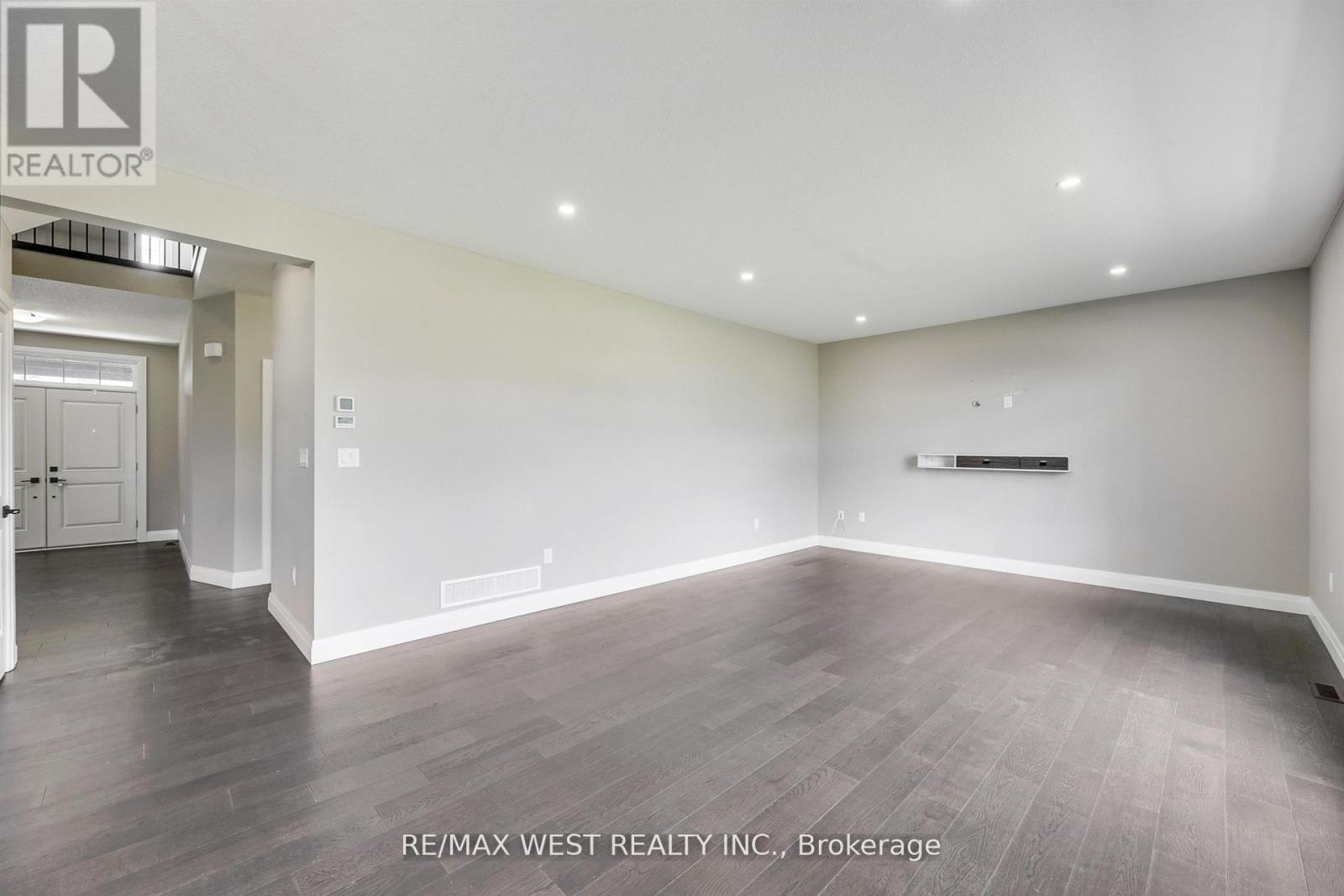 25 Greenbrier Ridge, Thames Centre, Ontario  N0L 1G2 - Photo 4 - X12850930