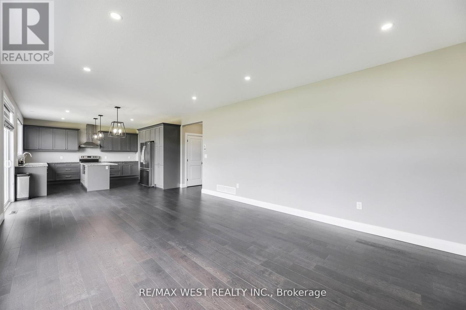 25 Greenbrier Ridge, Thames Centre, Ontario  N0L 1G2 - Photo 7 - X12850930