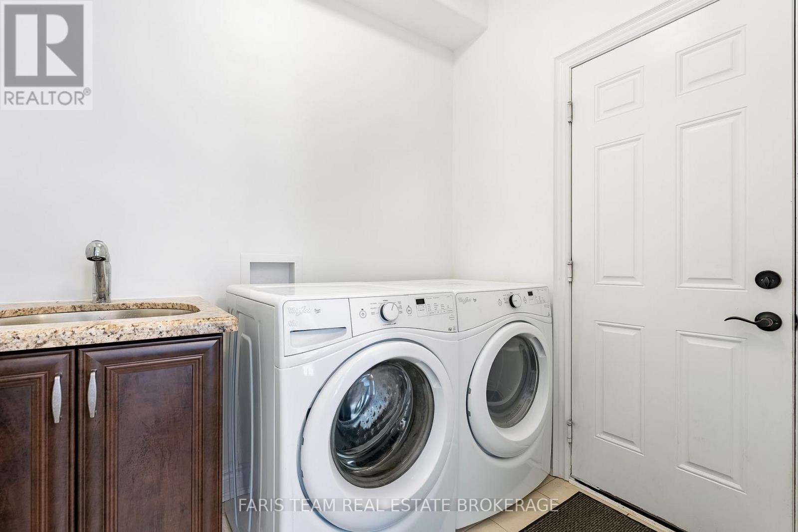 1816 Lamstone Street, Innisfil, Ontario  L9S 5A1 - Photo 16 - N12844376