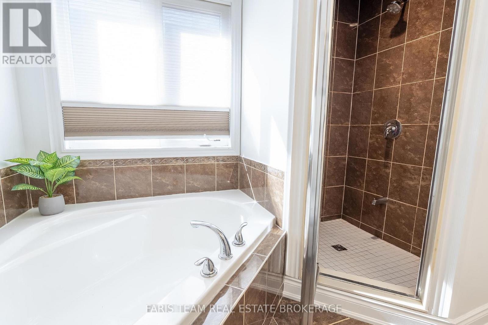 1816 Lamstone Street, Innisfil, Ontario  L9S 5A1 - Photo 21 - N12844376