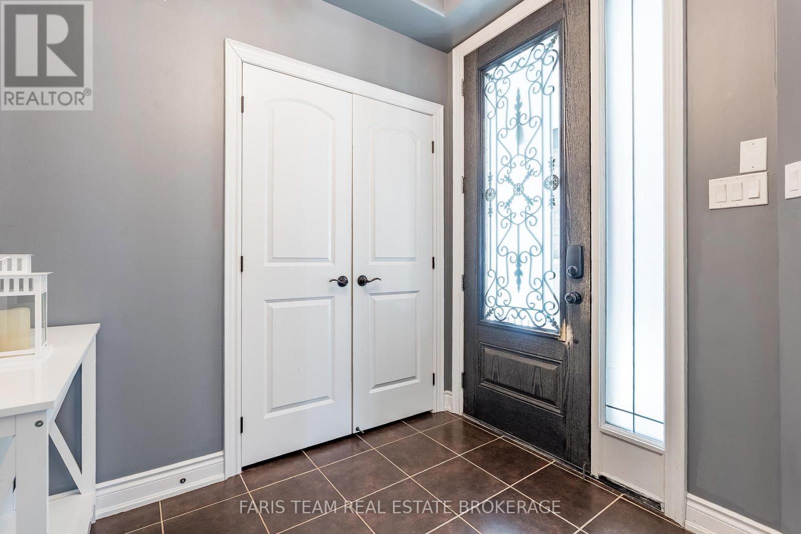 1816 Lamstone Street, Innisfil, Ontario  L9S 5A1 - Photo 5 - N12844376