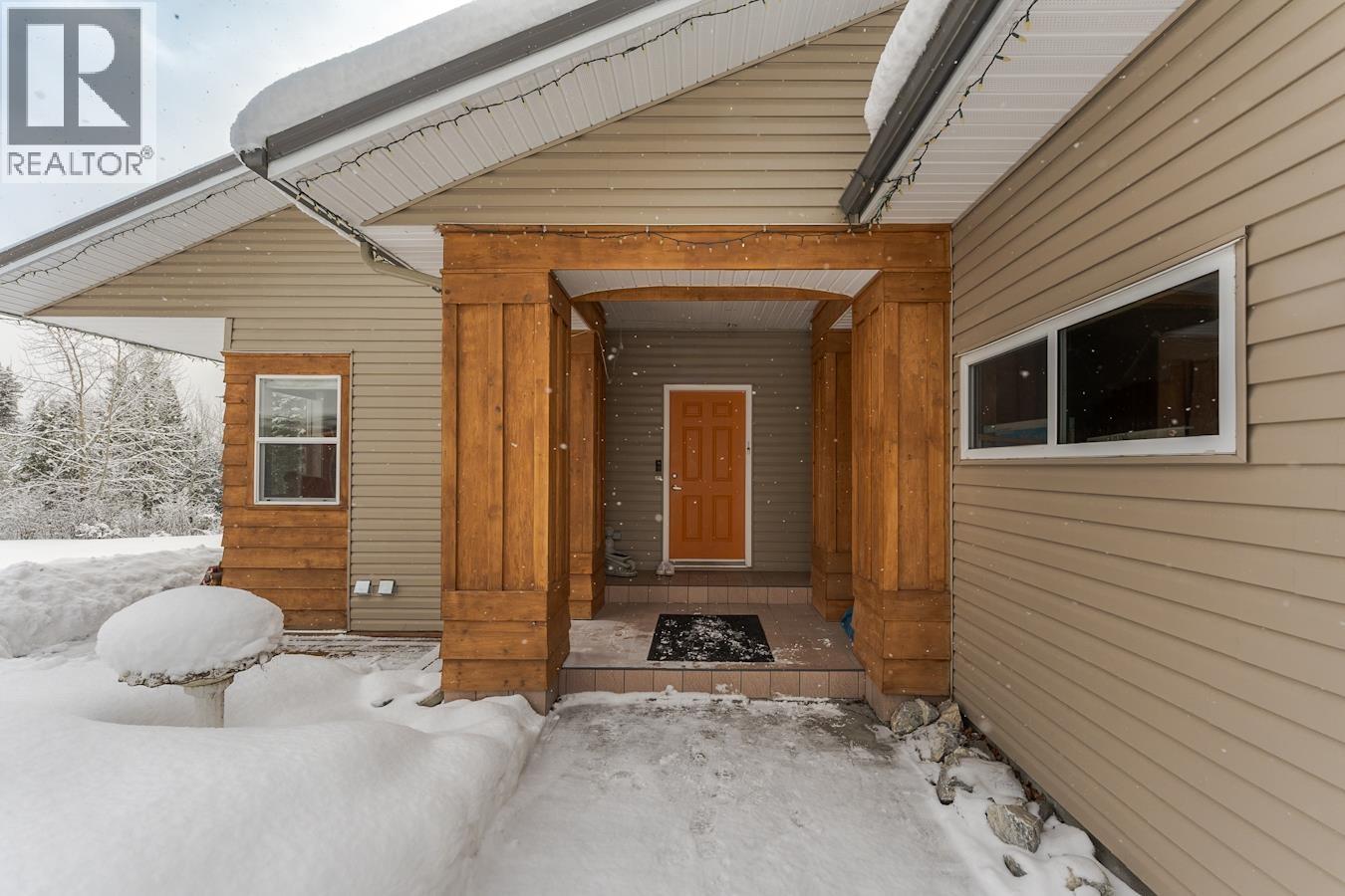 13225 Louis Drive, Prince George, British Columbia  V2K 5W9 - Photo 2 - R3096556