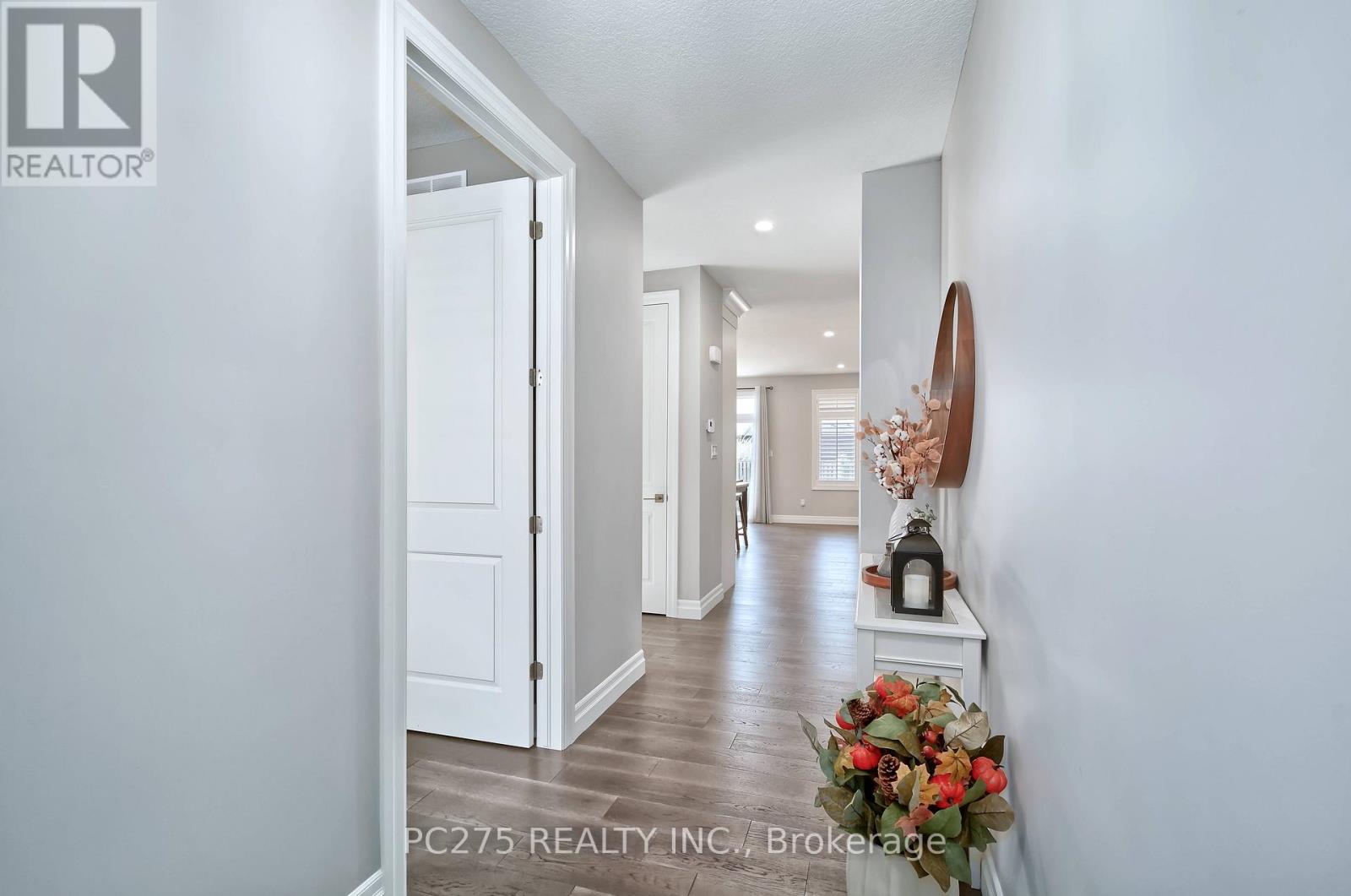 2539 Bond Street, Strathroy-Caradoc, Ontario  N0L 1W0 - Photo 4 - X12850948