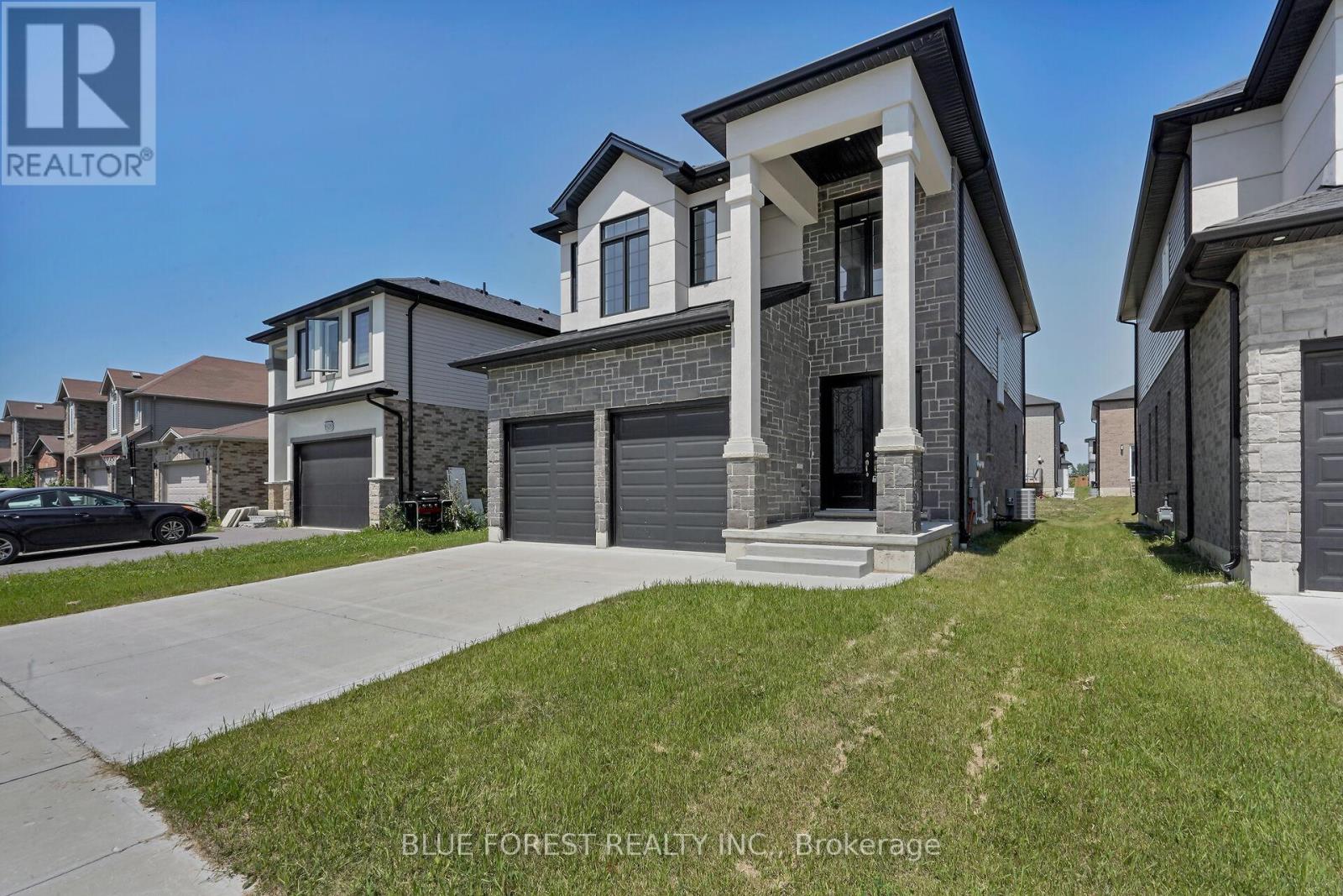 2916 Lemieux Walk, London South, Ontario  N6L 0H2 - Photo 3 - X12851042