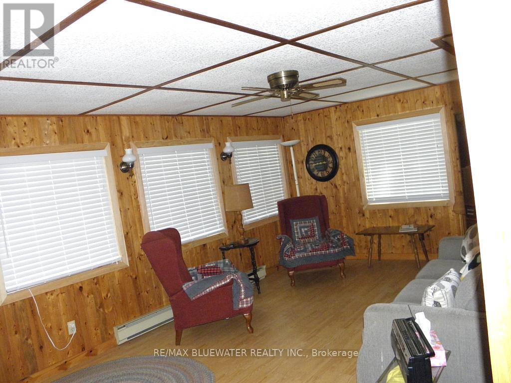 9889 Lake Road, Lambton Shores, Ontario  N0N 1J1 - Photo 10 - X12851046