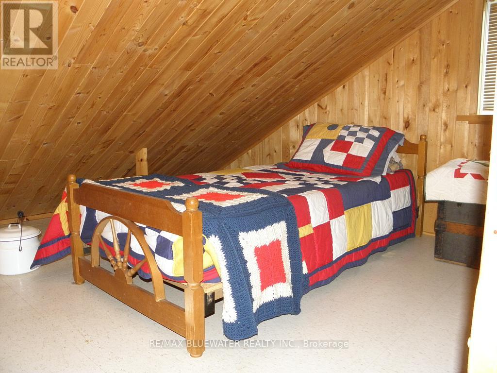 9889 Lake Road, Lambton Shores, Ontario  N0N 1J1 - Photo 16 - X12851046