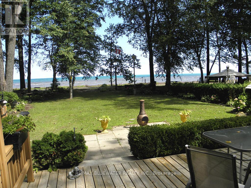 9889 Lake Road, Lambton Shores, Ontario  N0N 1J1 - Photo 4 - X12851046