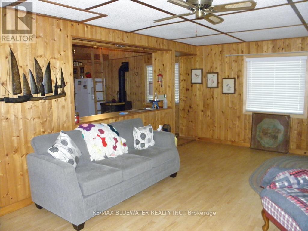 9889 Lake Road, Lambton Shores, Ontario  N0N 1J1 - Photo 8 - X12851046