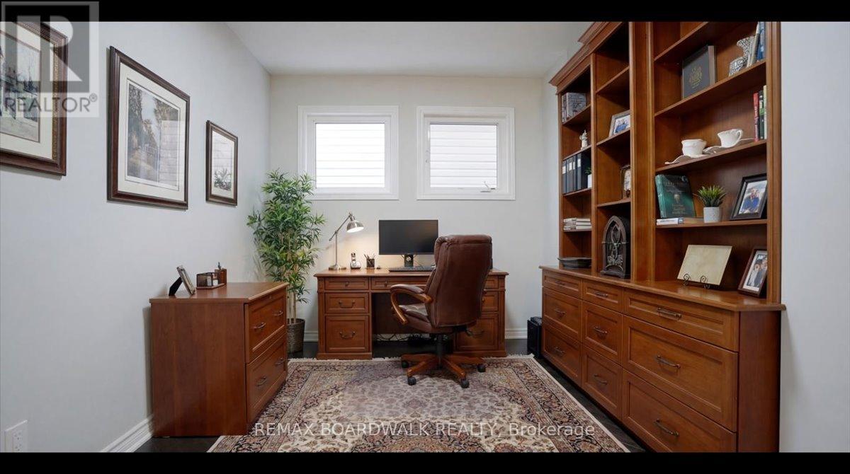 130 Pinelock Street, Ottawa, Ontario  K2M 0L5 - Photo 11 - X12851000