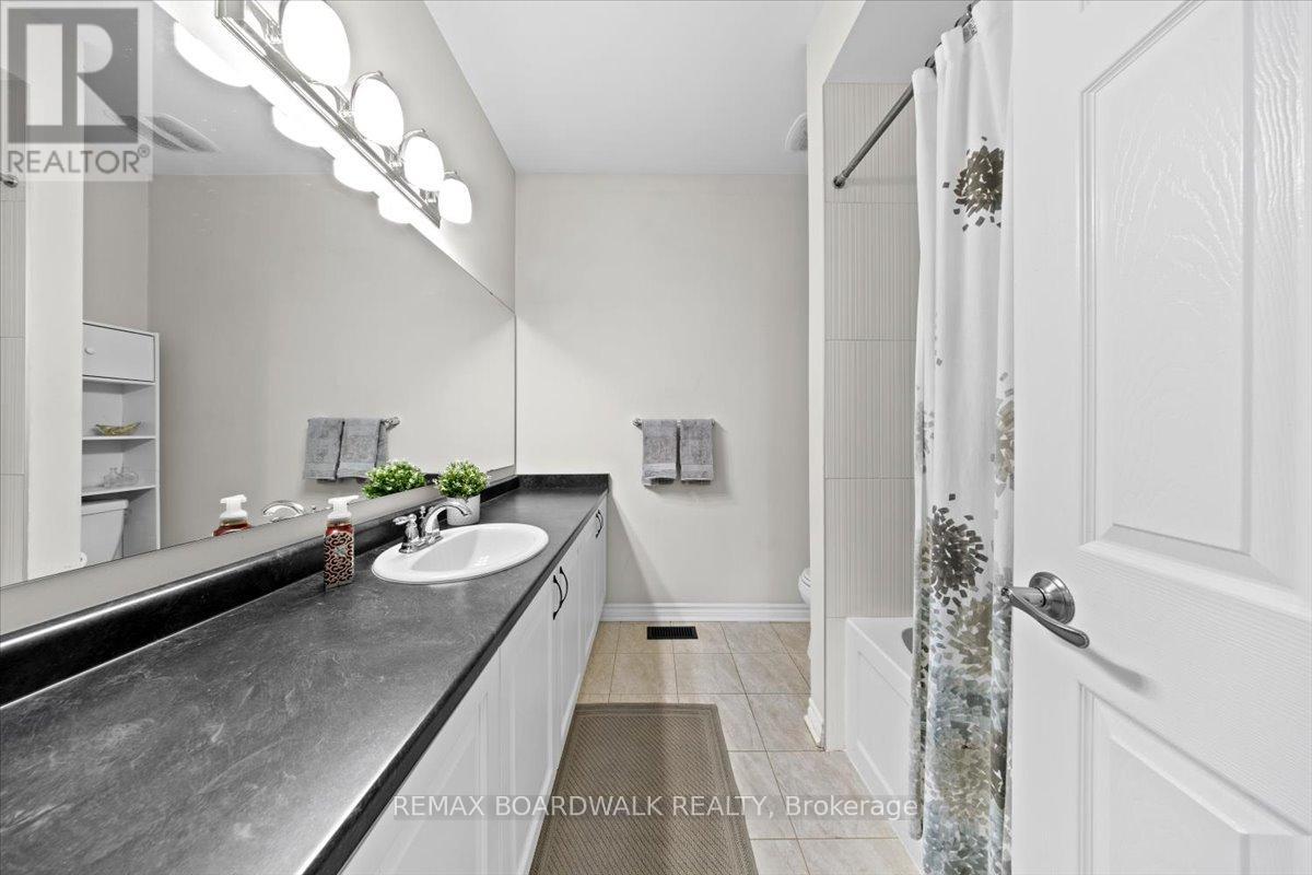 130 Pinelock Street, Ottawa, Ontario  K2M 0L5 - Photo 36 - X12851000