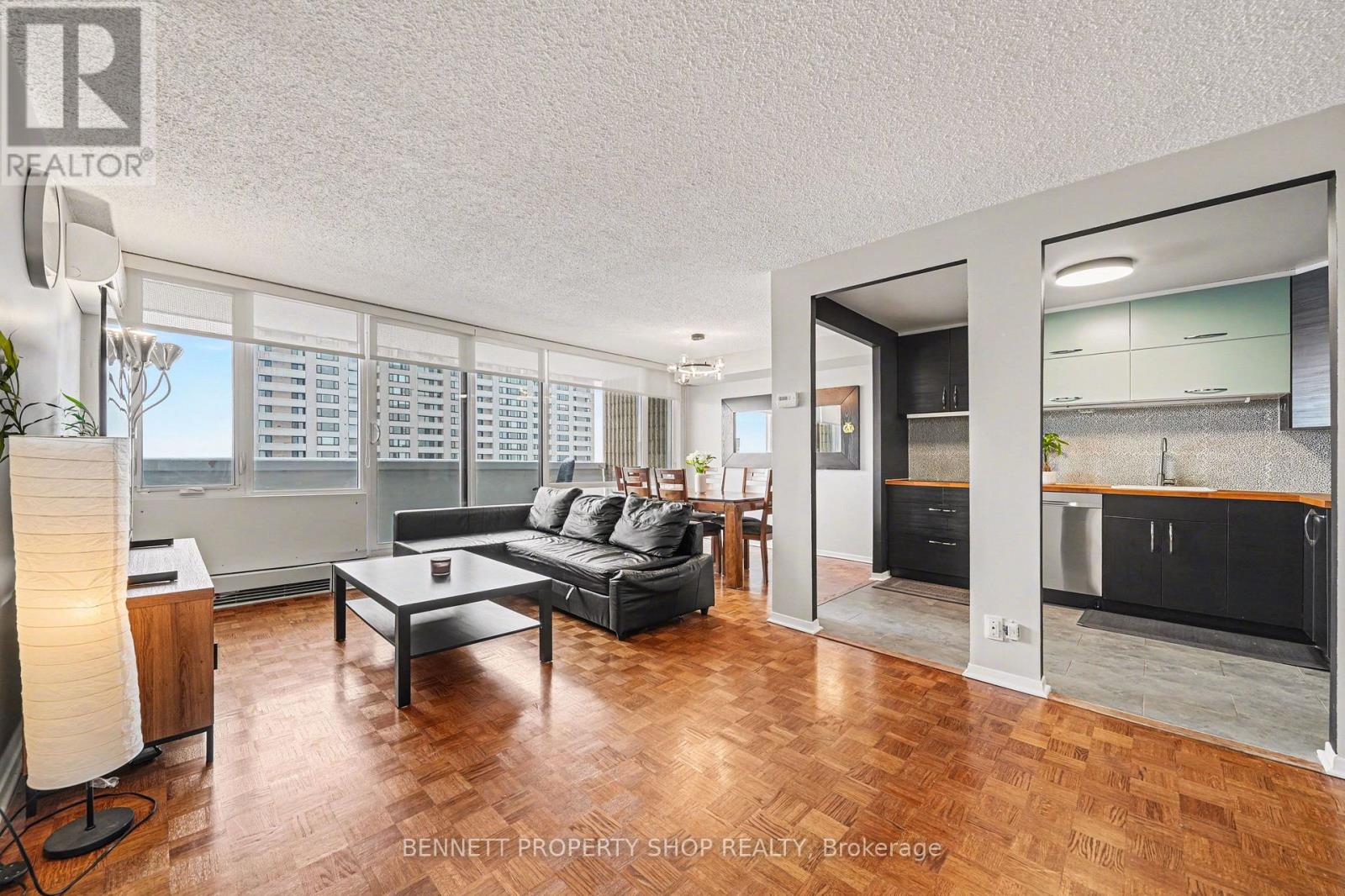 1209 - 2625 Regina Street, Ottawa, Ontario  K2B 5W8 - Photo 2 - X12851020