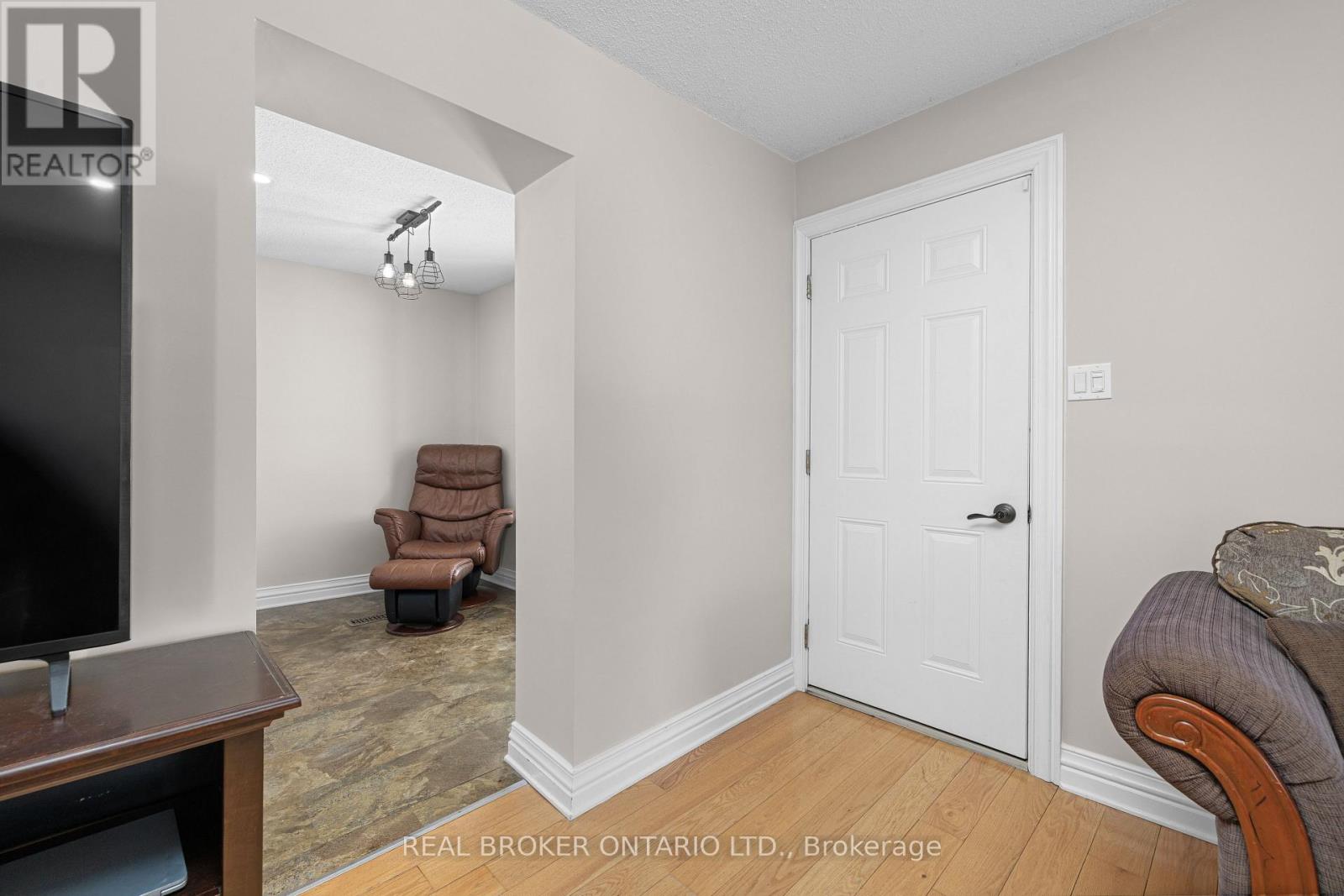 10969 Gilmour Road, South Dundas, Ontario  K0C 1C0 - Photo 7 - X12851022