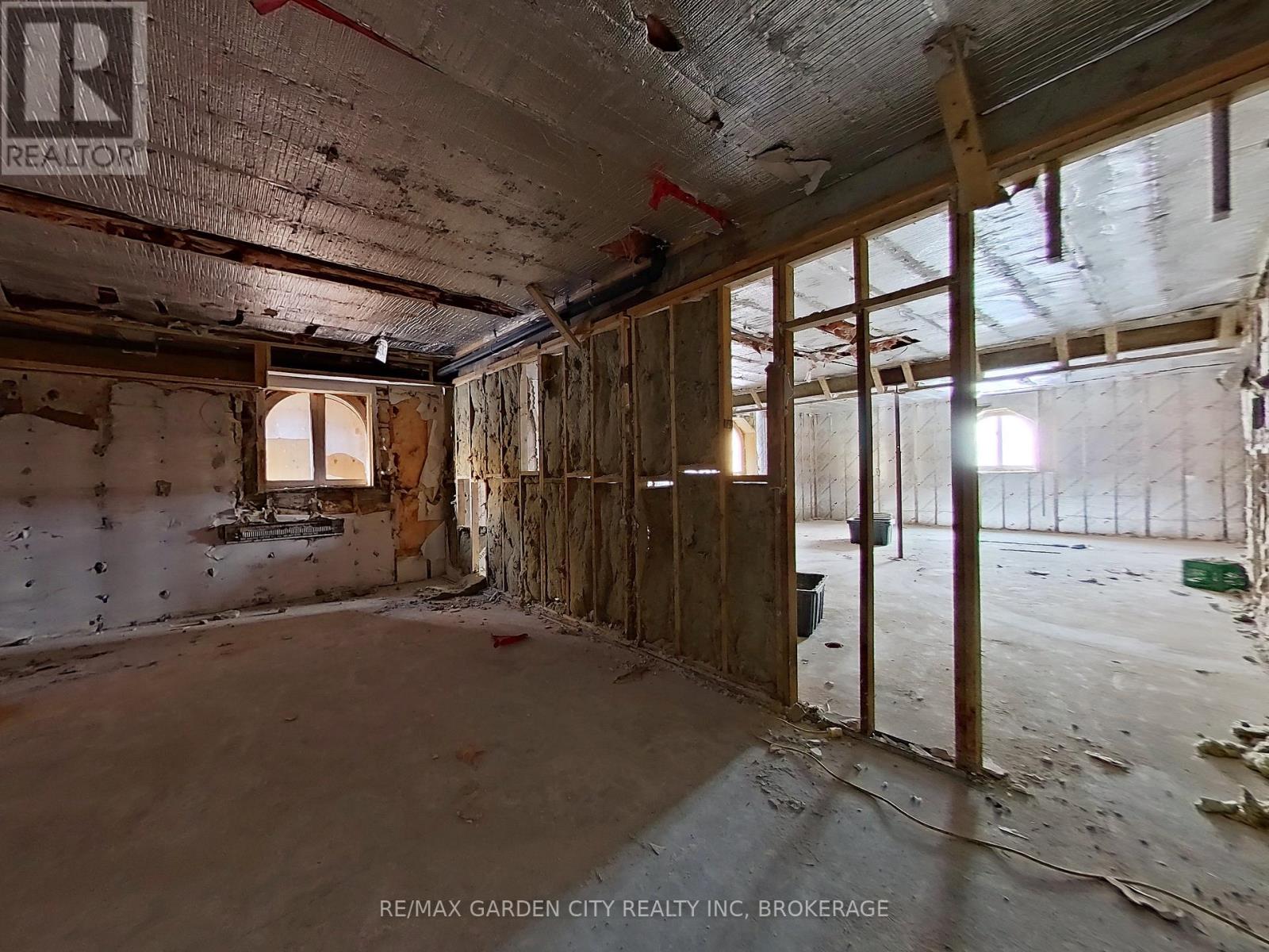 1894 Townline Road, Fort Erie, Ontario  L0S 1S0 - Photo 10 - X12851064