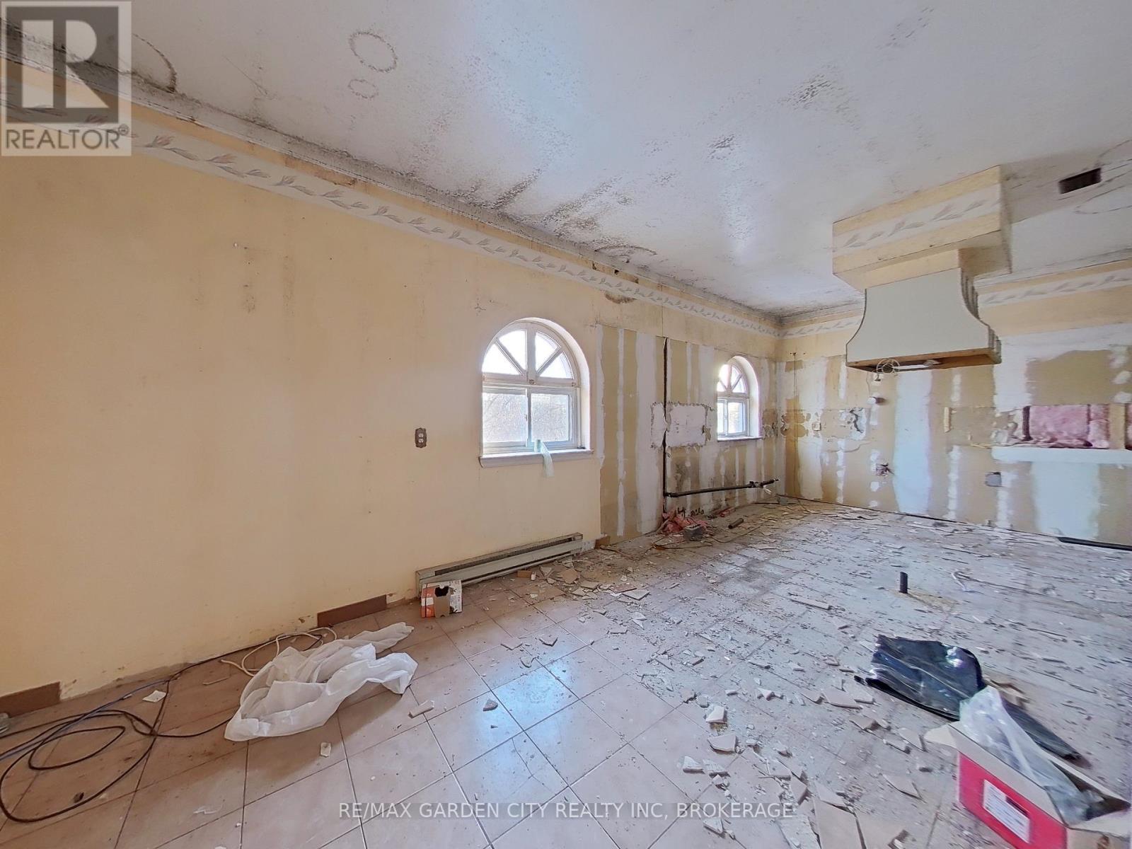 1894 Townline Road, Fort Erie, Ontario  L0S 1S0 - Photo 15 - X12851064