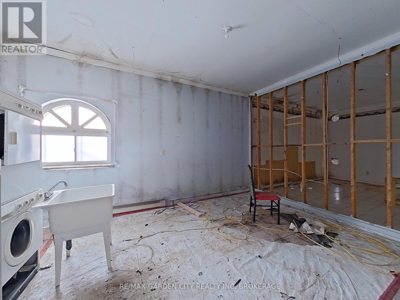 1894 Townline Road, Fort Erie, Ontario  L0S 1S0 - Photo 19 - X12851064