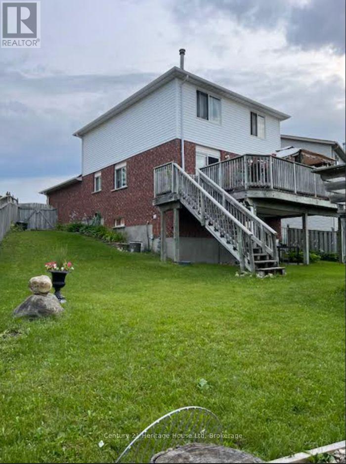 425 Misty Crescent, Kitchener, Ontario  N2B 3V7 - Photo 27 - X12808272