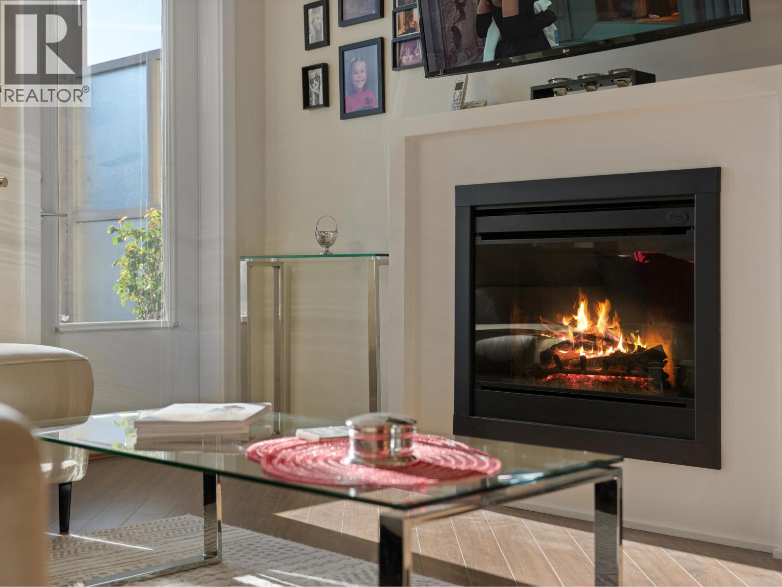 425 119 W 22nd Street, North Vancouver, British Columbia  V7M 0B4 - Photo 2 - R3096650