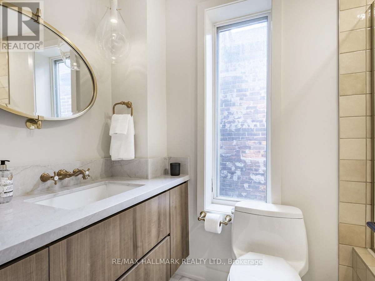 40 Fuller Avenue, Toronto, Ontario  M6R 2C3 - Photo 22 - W12837370