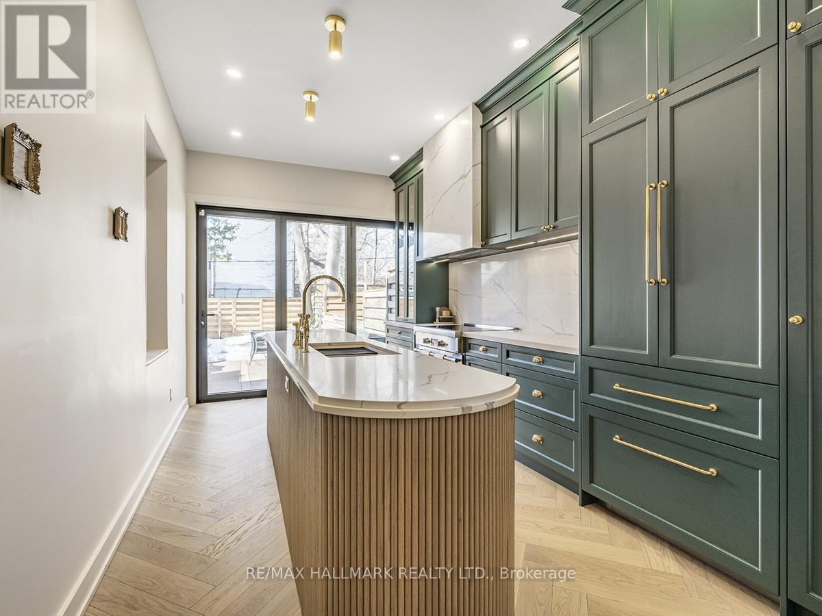 40 Fuller Avenue, Toronto, Ontario  M6R 2C3 - Photo 9 - W12837370