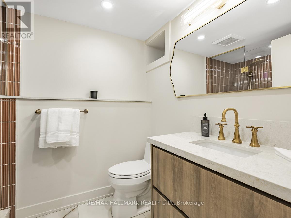 40 Fuller Avenue, Toronto, Ontario  M6R 2C3 - Photo 32 - W12837370