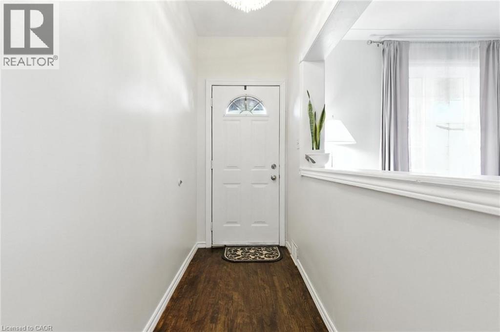 44 Holton Avenue N, Hamilton, Ontario  L8L 6H4 - Photo 4 - 40809555