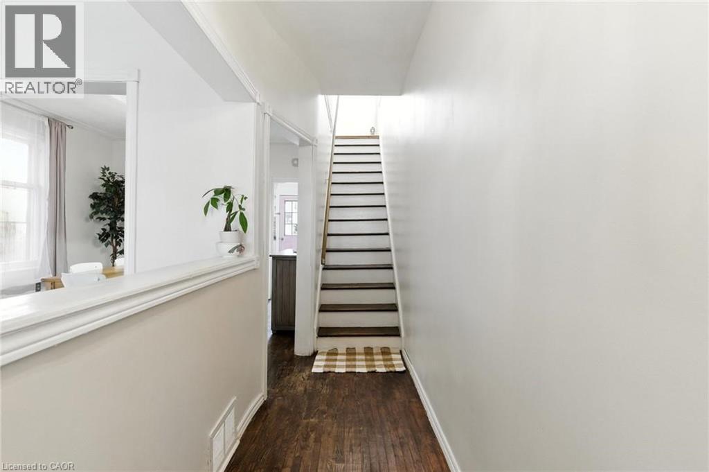 44 Holton Avenue N, Hamilton, Ontario  L8L 6H4 - Photo 5 - 40809555