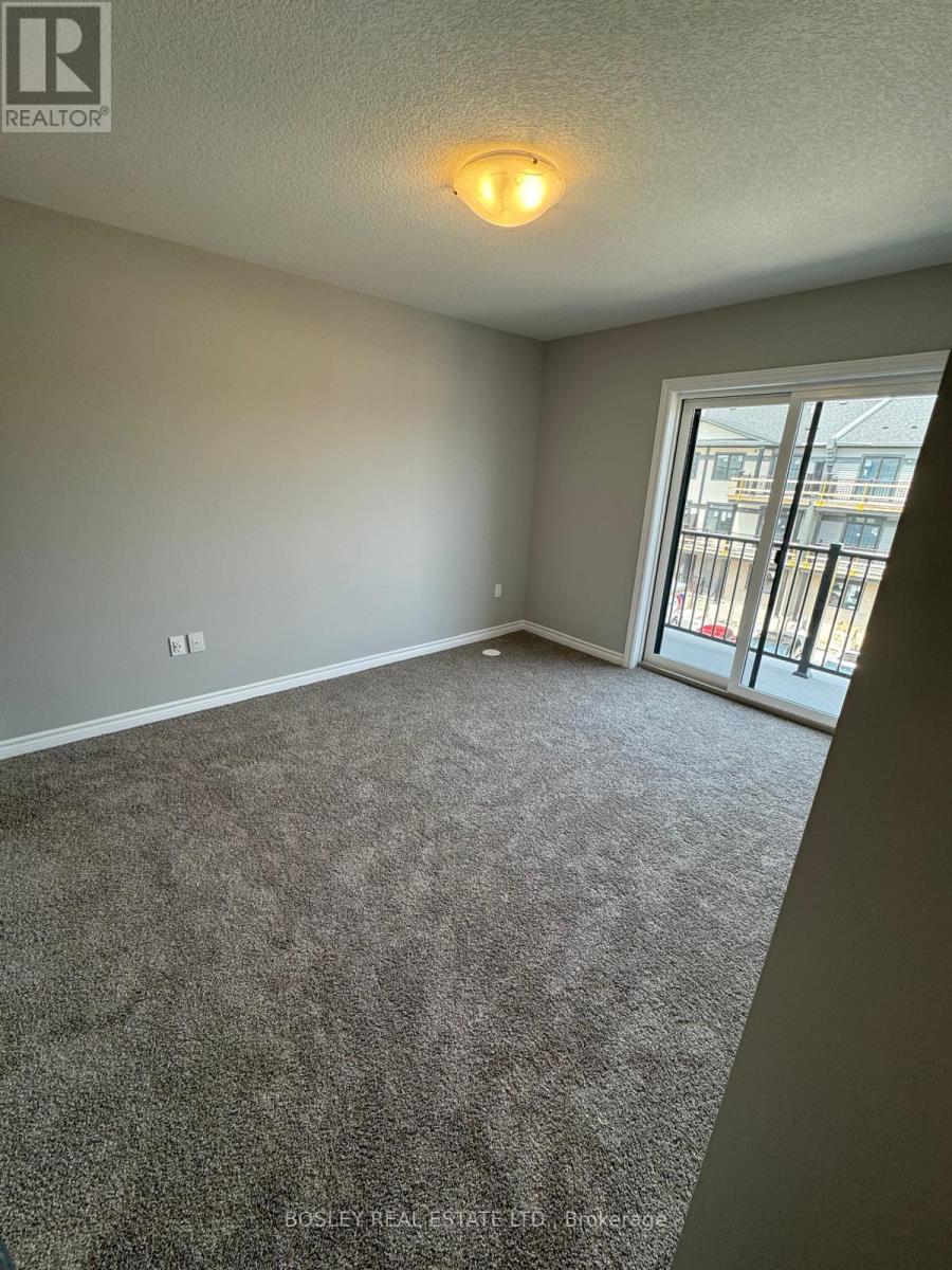 76 Lomond Lane, Kitchener, Ontario  N2R 0T6 - Photo 6 - X12850630