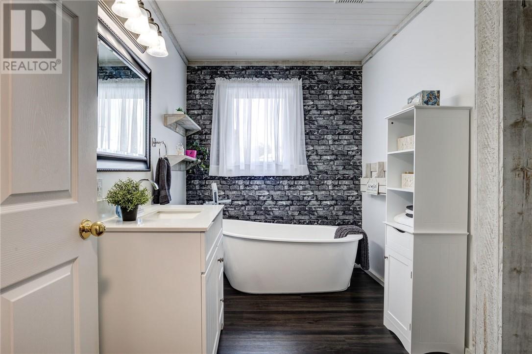 41 Oak Street, Capreol, Ontario  P0M 1H0 - Photo 20 - 2126670