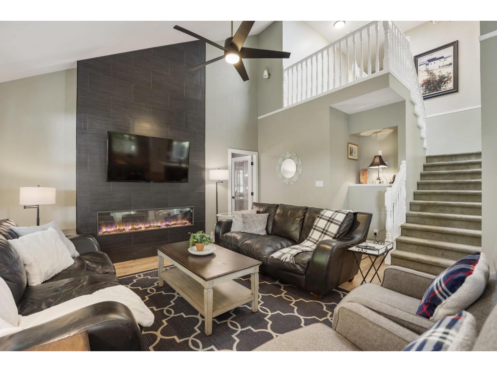 17850 100a Avenue, Surrey, British Columbia  V4N 5C8 - Photo 2 - R3079829