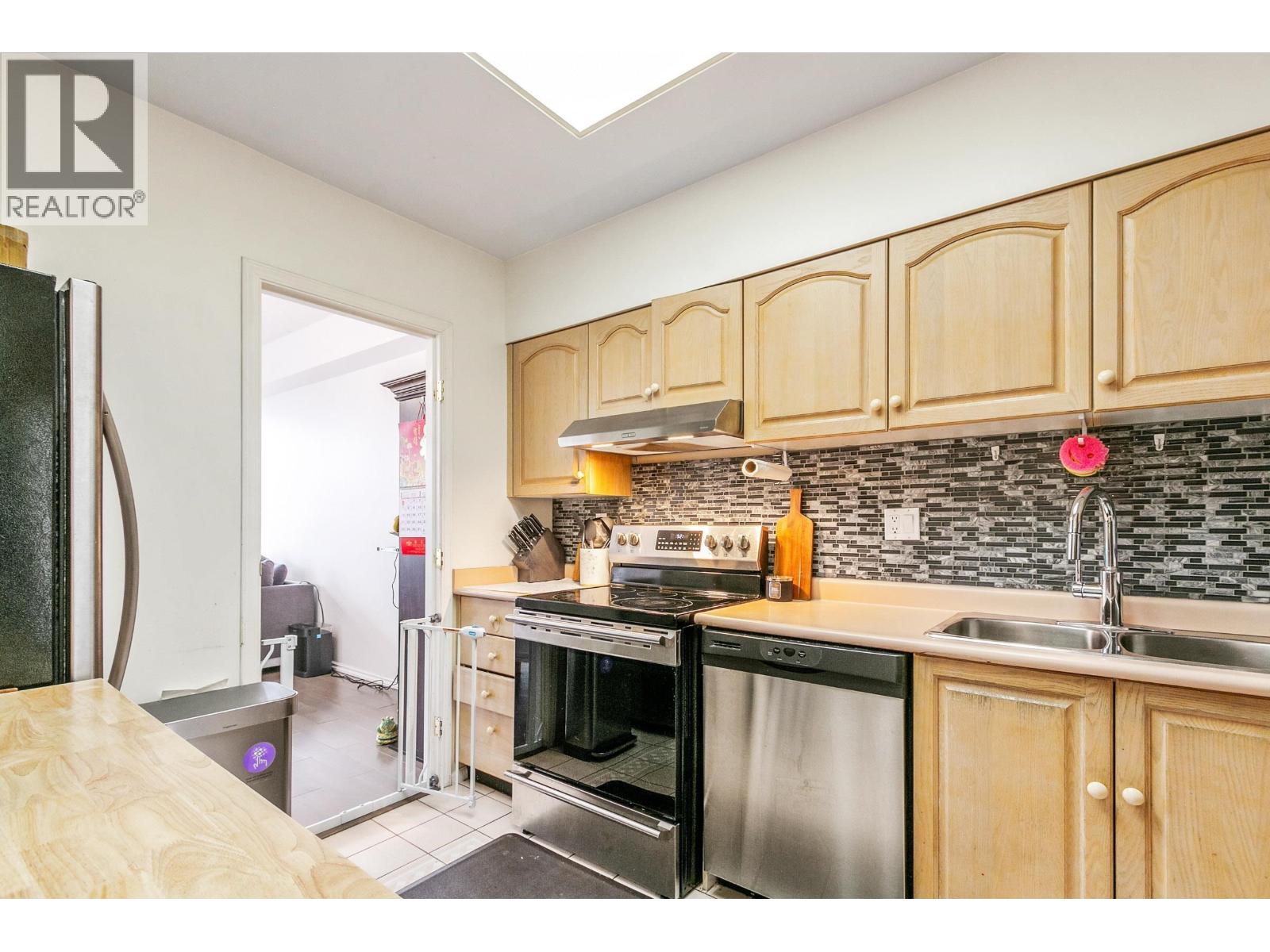 905 5885 Olive Avenue, Burnaby, British Columbia  V5H 4N8 - Photo 10 - R3095671