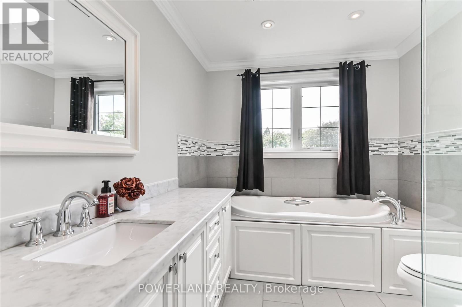 15 Ames Gate, Toronto, Ontario  M3B 3C3 - Photo 34 - C12850936