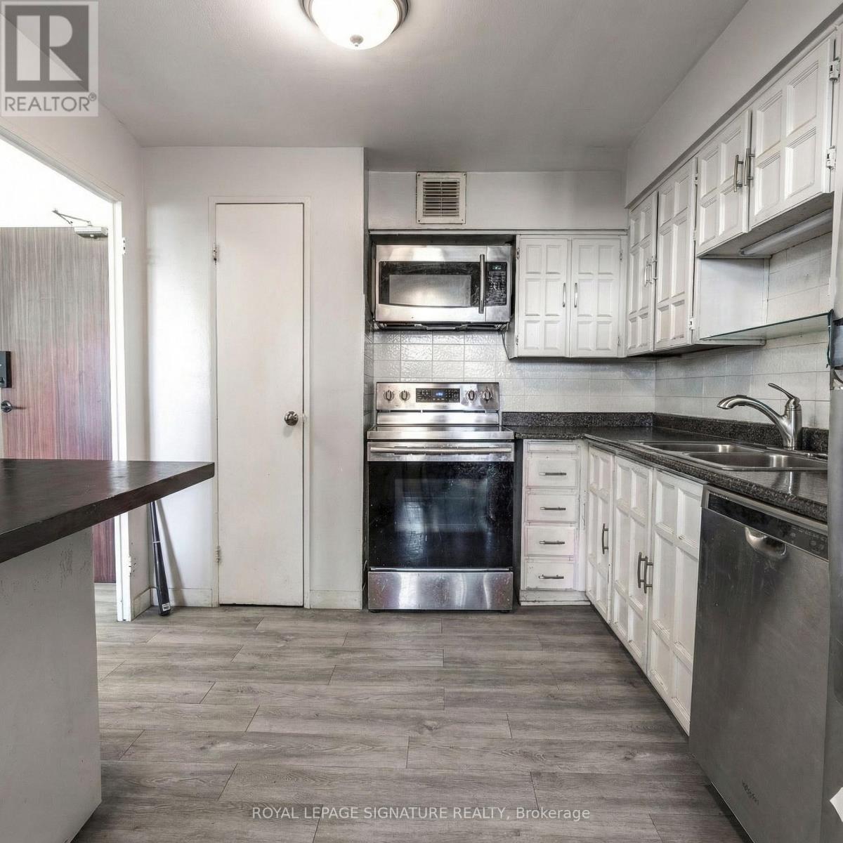 301 - 3555 Bathurst Street, Toronto, Ontario  M6A 2Y8 - Photo 4 - C12850944