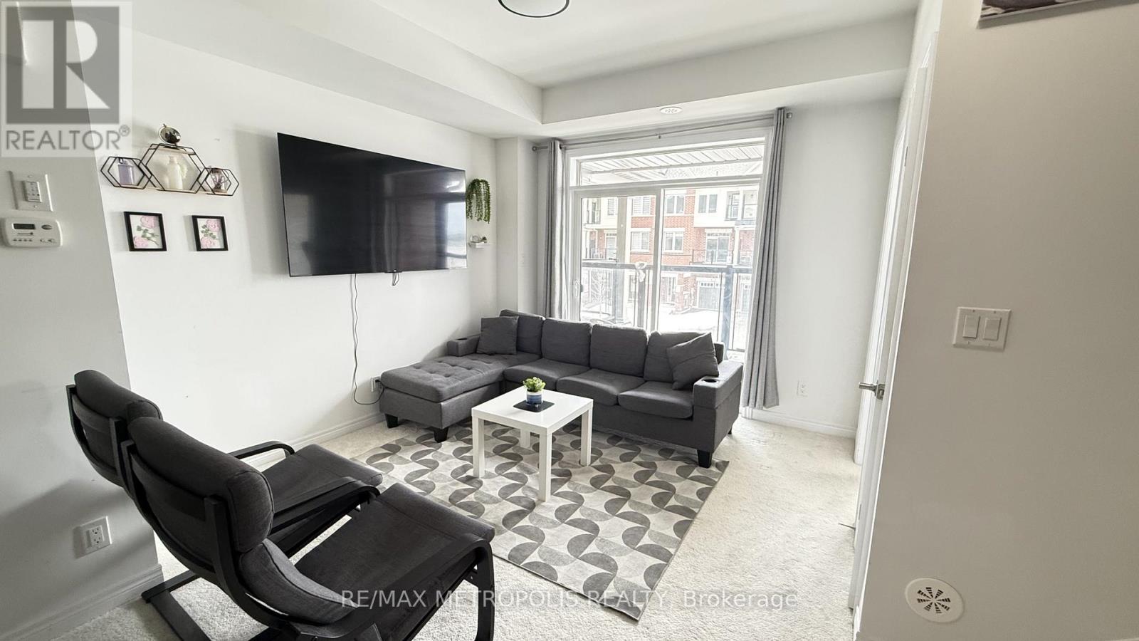 1106 Lockie Drive, Oshawa, Ontario  L1L 0R9 - Photo 4 - E12851038