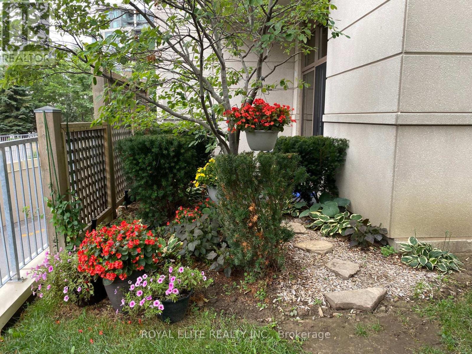 102 - 39 GALLERIA PARKWAY, Markham, Ontario