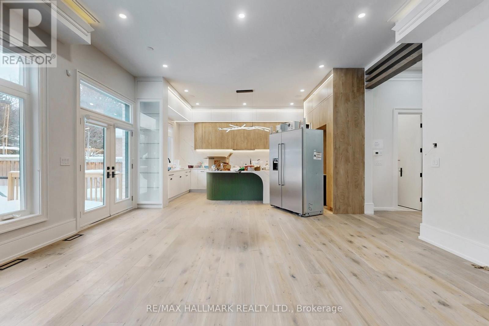 81 Child Drive, Aurora, Ontario  L4G 1Y8 - Photo 7 - N12696110