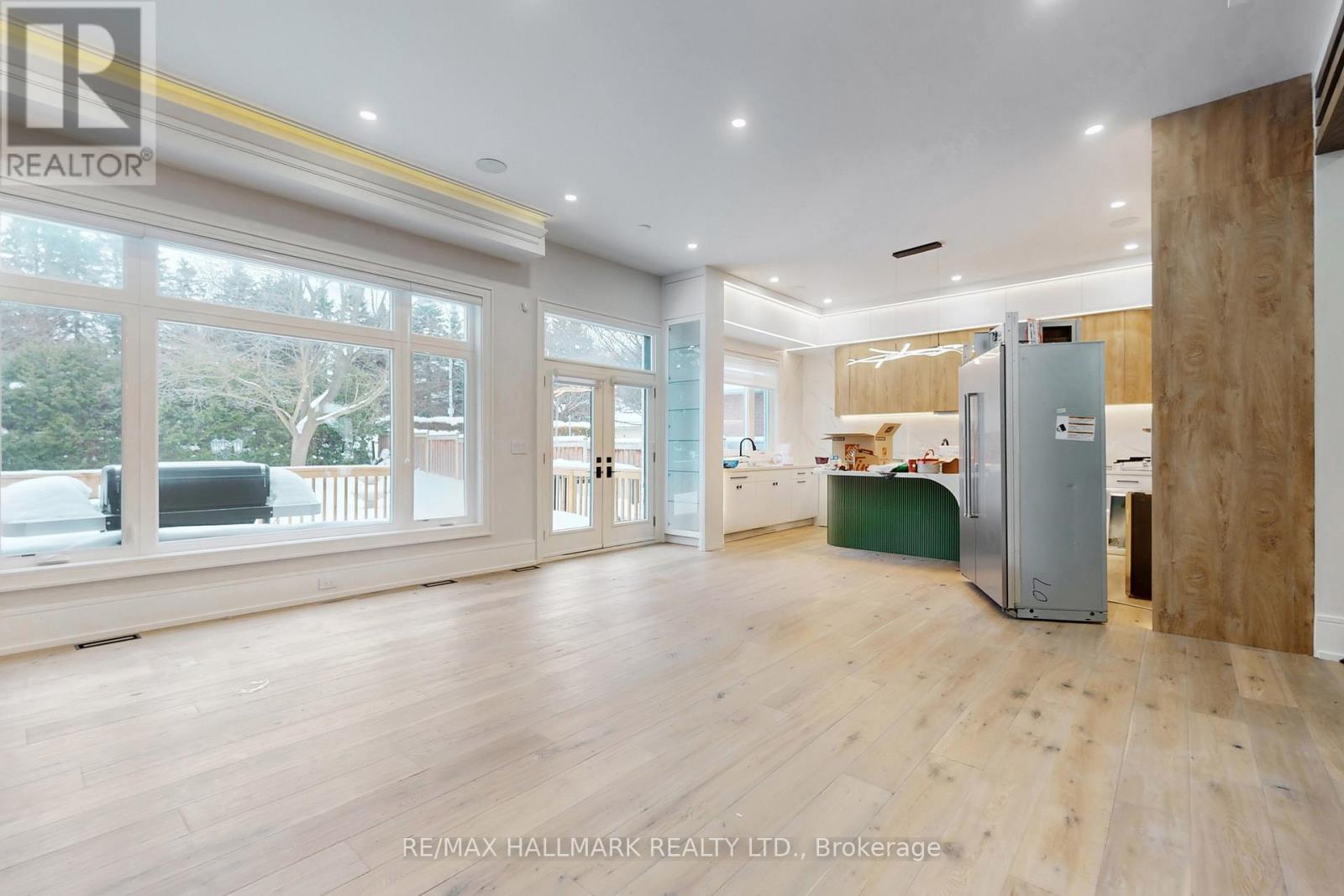 81 Child Drive, Aurora, Ontario  L4G 1Y8 - Photo 6 - N12696110