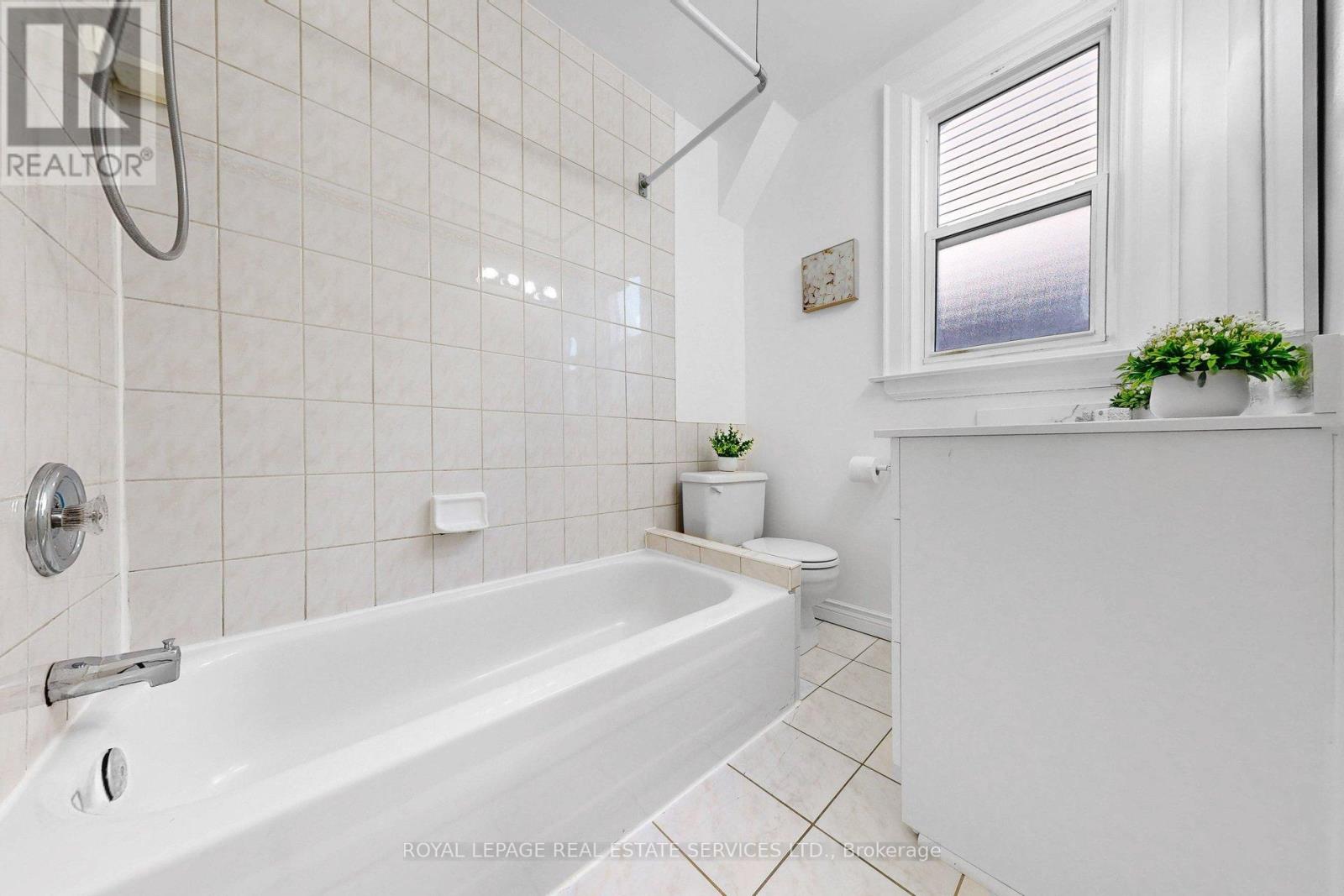 317 Runnymede Road, Toronto, Ontario  M6S 2Y5 - Photo 25 - W12850956