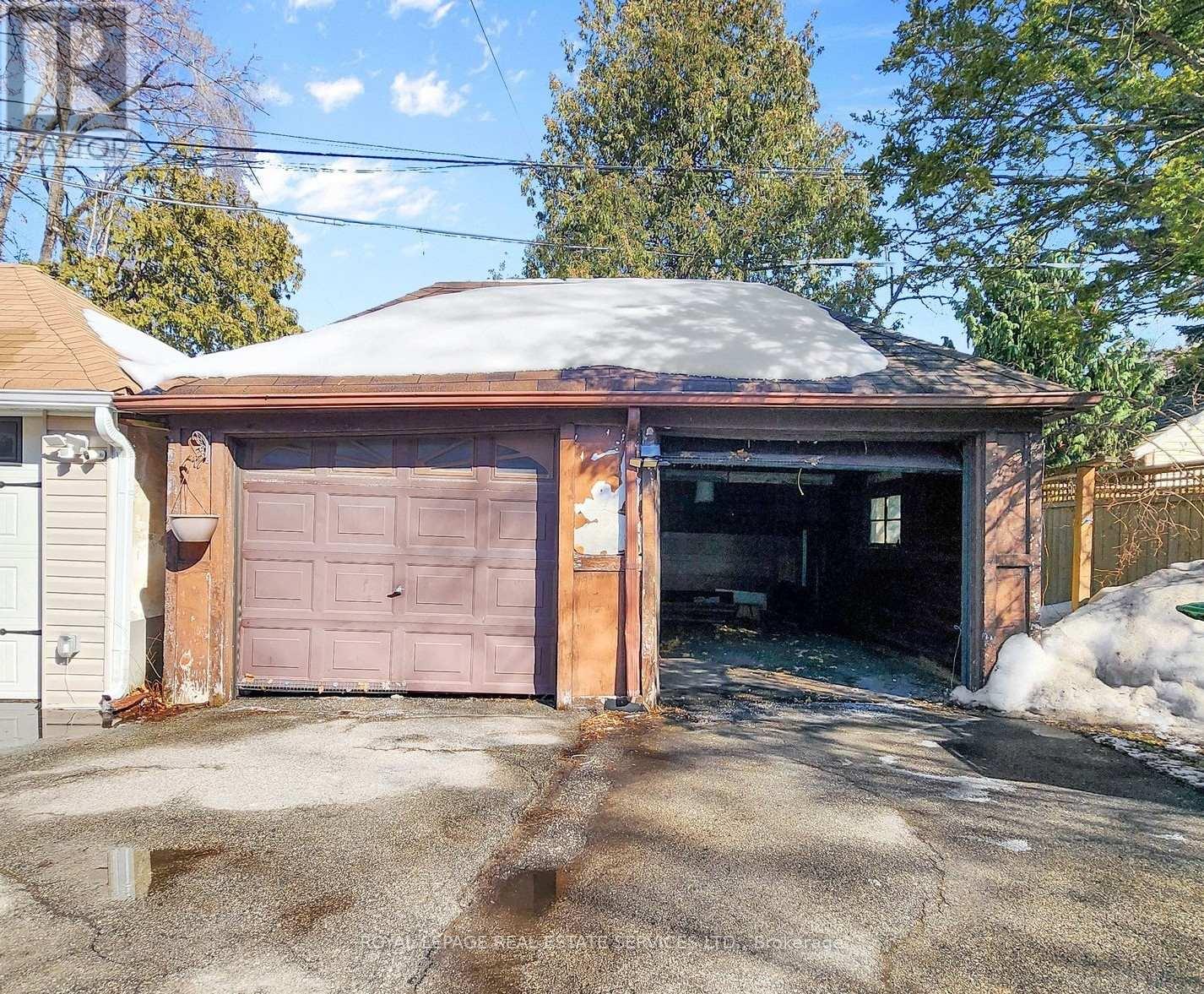 317 Runnymede Road, Toronto, Ontario  M6S 2Y5 - Photo 33 - W12850956