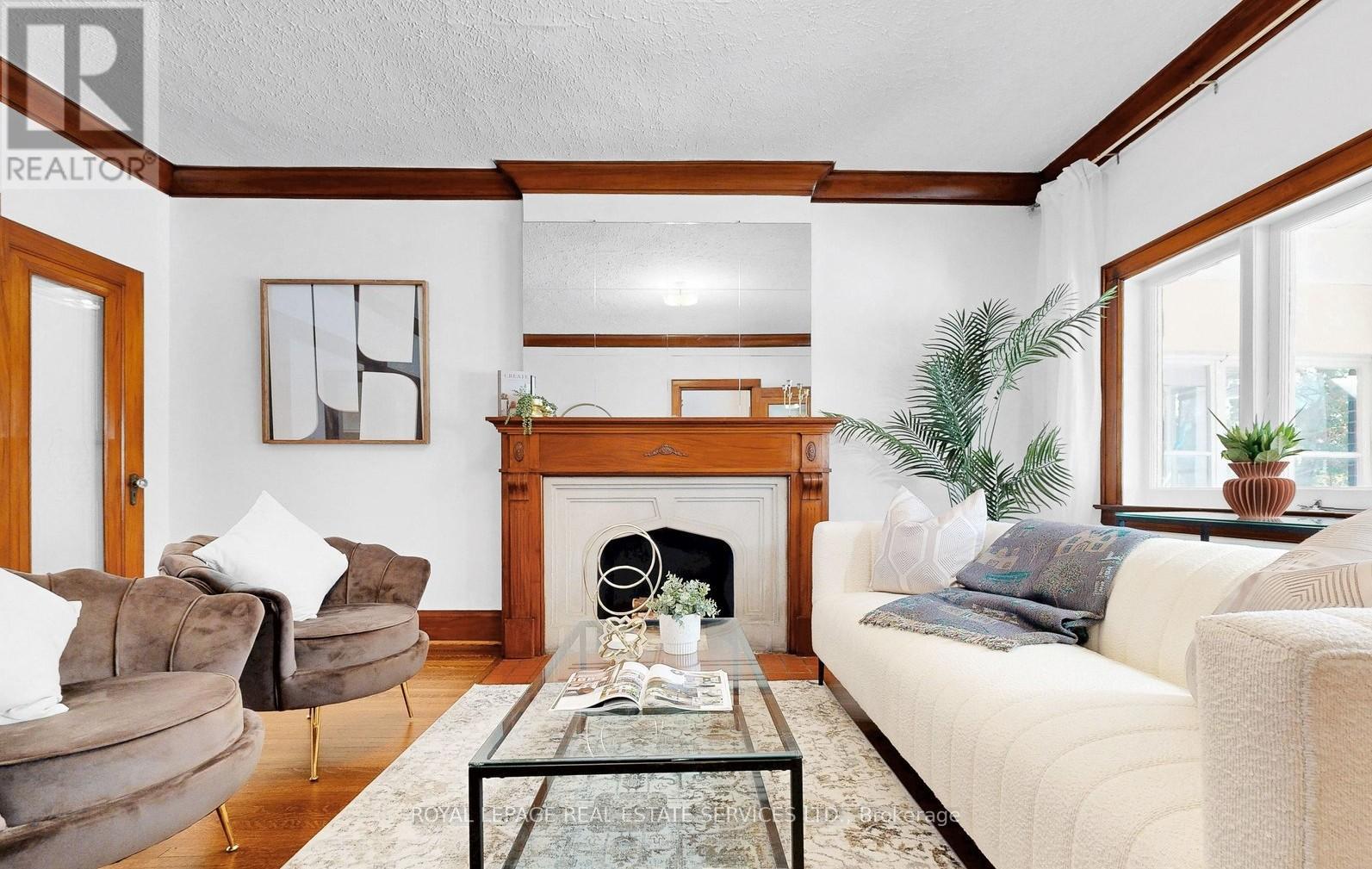 317 Runnymede Road, Toronto, Ontario  M6S 2Y5 - Photo 5 - W12850956