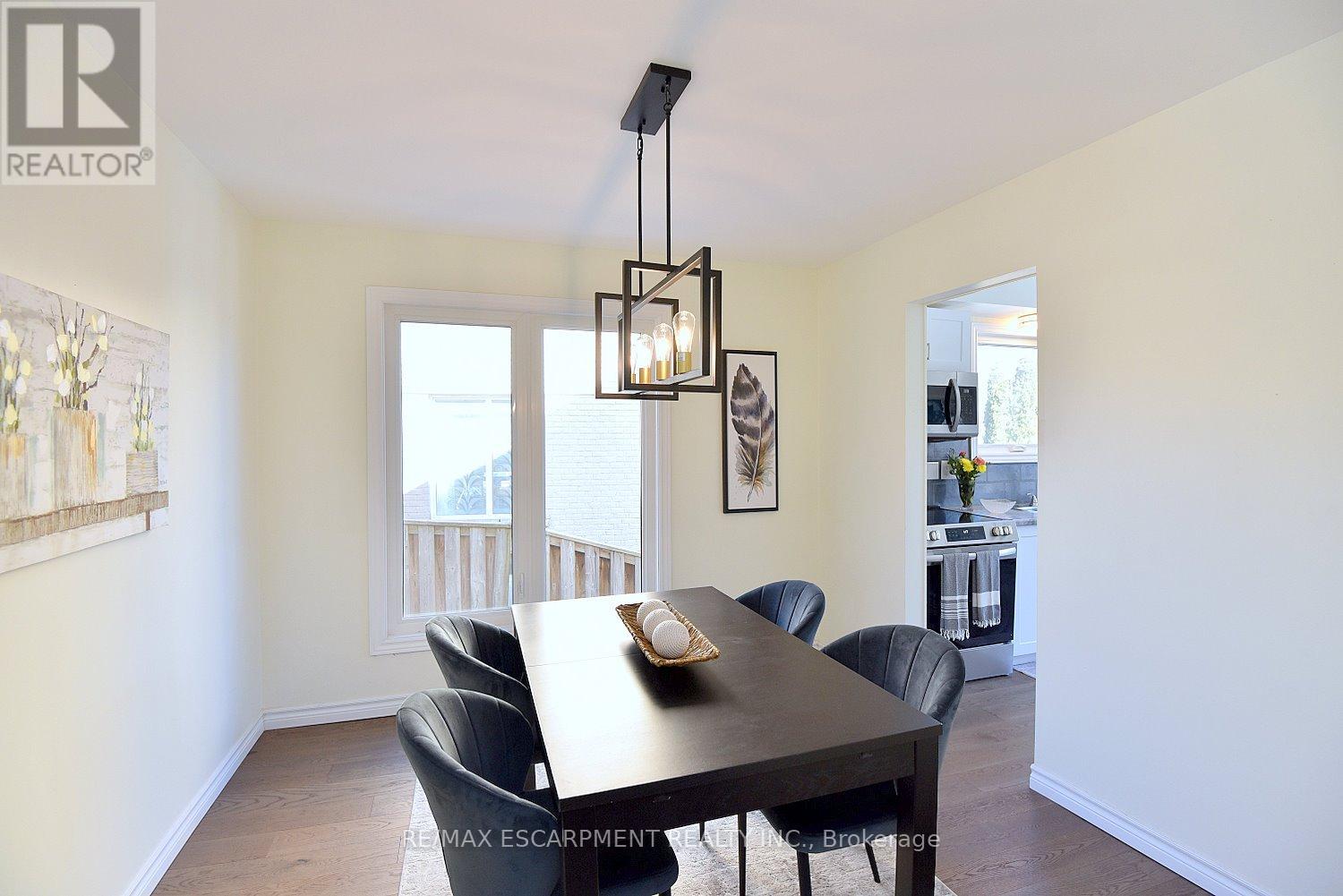 2414 Coventry Way, Burlington, Ontario  L7P 4M4 - Photo 13 - W12850962