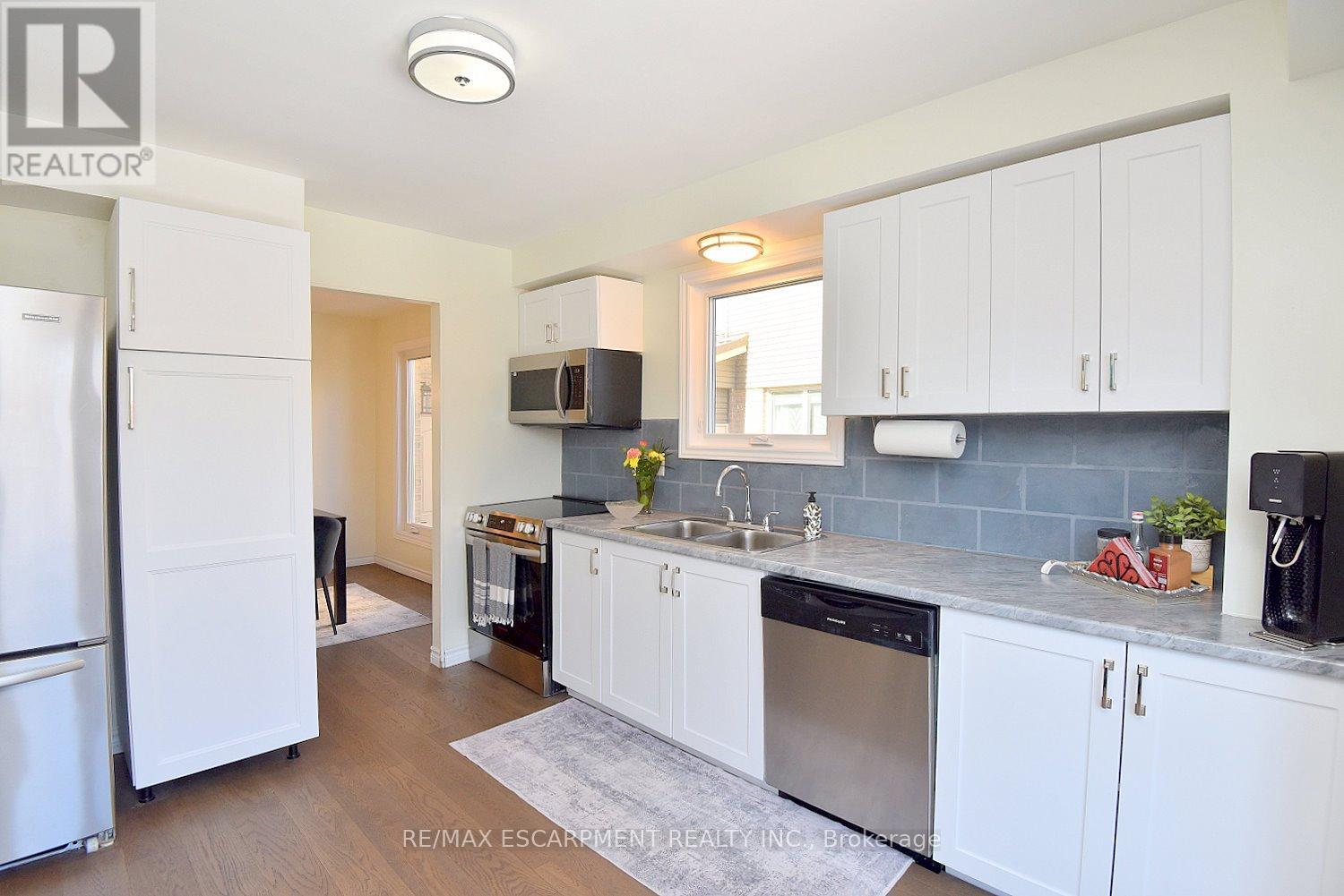 2414 Coventry Way, Burlington, Ontario  L7P 4M4 - Photo 16 - W12850962