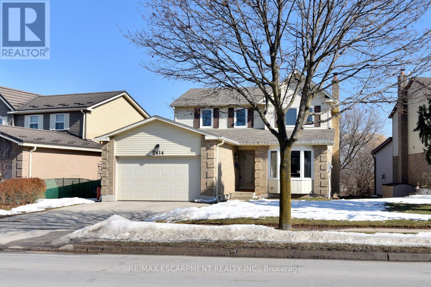 2414 Coventry Way, Burlington, Ontario  L7P 4M4 - Photo 2 - W12850962