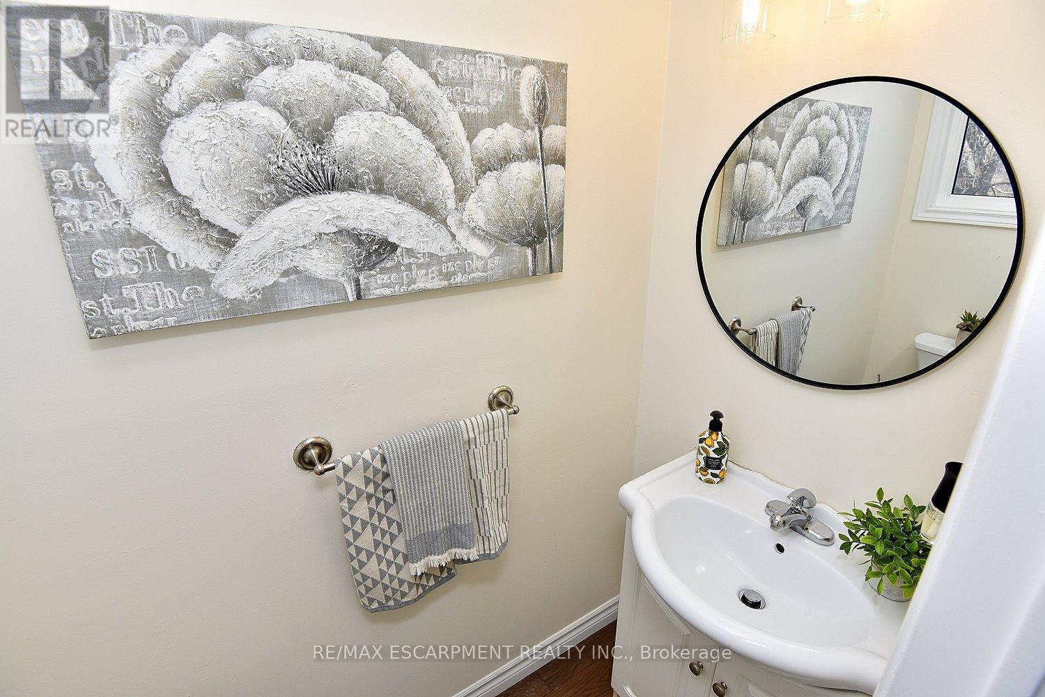 2414 Coventry Way, Burlington, Ontario  L7P 4M4 - Photo 25 - W12850962